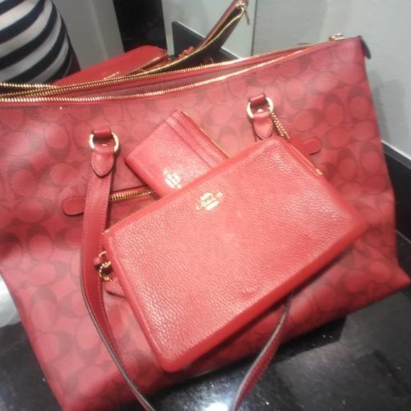 Red coach signature tote and wallets set - Picture 3 of 6